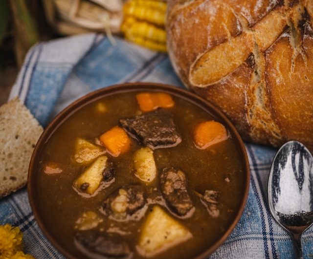 beef stew, hearty stew, classic beef recipe, comfort food, slow-cooked beef, savory stew, fall recipes, winter stew, one-pot meals, easy beef stew, wholesome meals, homemade stew, family dinner, beef and vegetables