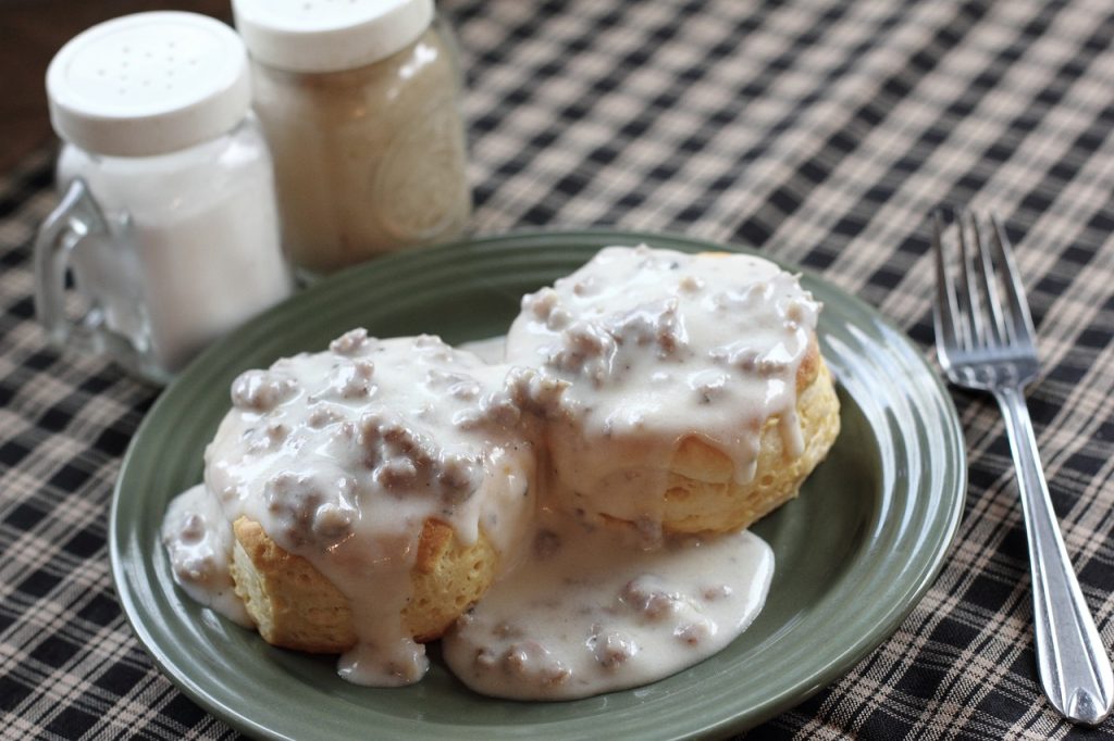 Sausage Gravy, Homemade Sausage Gravy, Southern Recipes, Breakfast Recipes, Comfort Food, Easy Gravy Recipe, Biscuits and Gravy, Creamy Gravy, Breakfast Comfort Food, Family Recipes, Quick Breakfast Ideas, Savory Sauces, Cooking Tips, Recipe for Sausage Gravy, Classic Southern Cooking