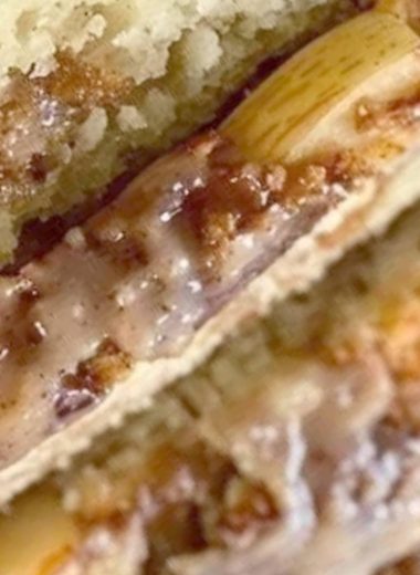 apple cinnamon streusel loaf a moist spiced delight with crunchy topping