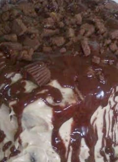 award winning blue ribbon chocolate cake recipe with vanilla buttercream frosting