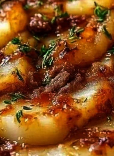 cottage pie classique avec pommes de terre tranchees recette confortable et gourmande