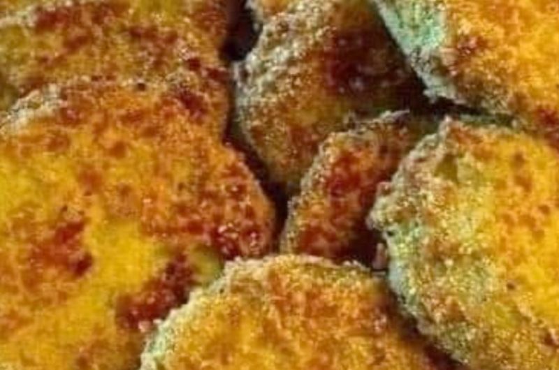 crispy southern fried green tomatoes with spicy remoulade sauce a classic southern delight
