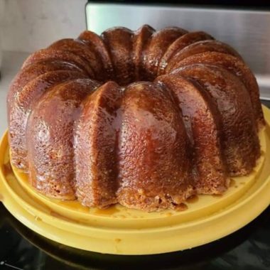 decadent almond amaretto pound cake recipe with irresistible amaretto sauce