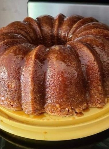 decadent almond amaretto pound cake recipe with irresistible amaretto sauce
