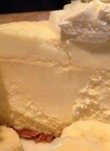 decadent banana cream cheesecake cake recipe a perfect dessert delight