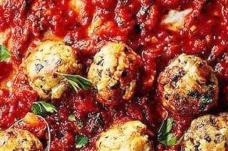 delicious italian chicken meatballs polpette di pollo with homemade tomato sugo