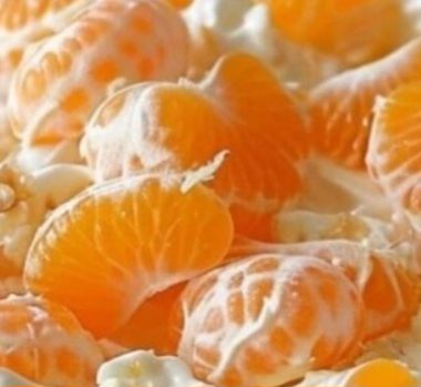 easy 4 ingredient mandarin orange salad recipe or quick and refreshing dessert