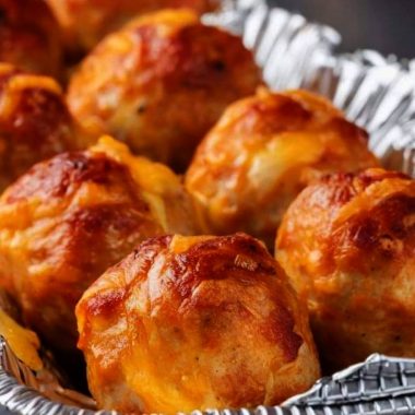 easy 4 ingredient sausage balls recipe a southern party favorite