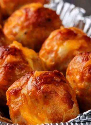 easy 4 ingredient sausage balls recipe a southern party favorite