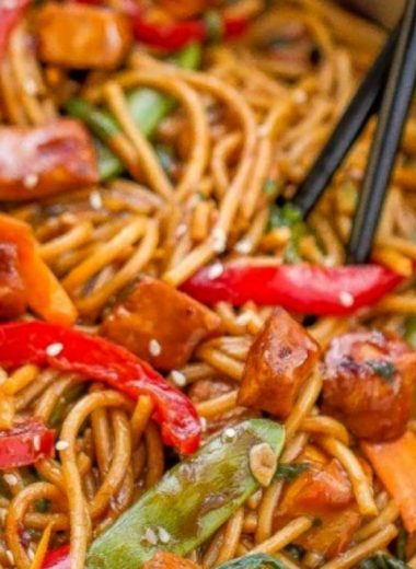 easy homemade chicken lo mein recipe authentic takeout flavor