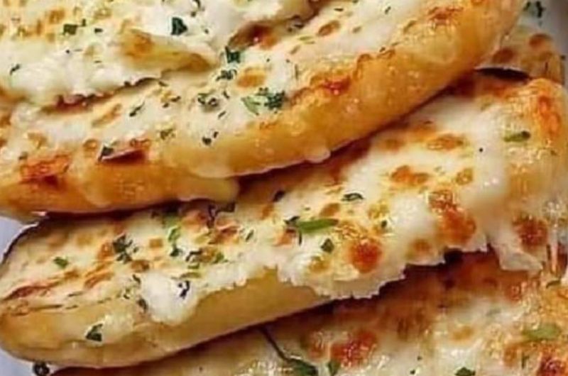 easy homemade garlic bread recipe crispy flavorful and perfect for any meal