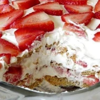easy strawberry cream cheese icebox cake recipe no bake summer dessert delight