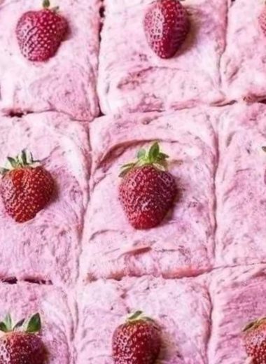 easy strawberry sheet cake recipe moist fruity and perfect for any occasion
