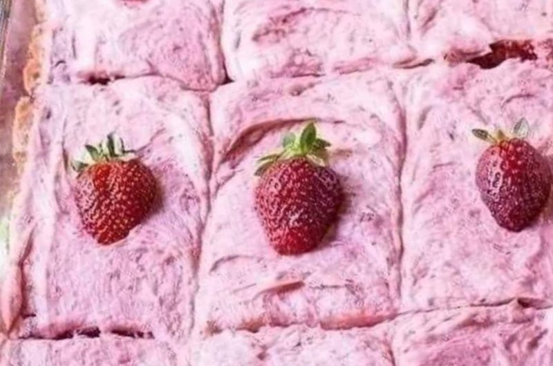 easy strawberry sheet cake recipe moist fruity and perfect for any occasion