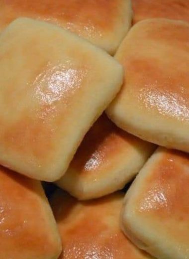 fluffy texas roadhouse rolls recipe easy homemade butter rolls