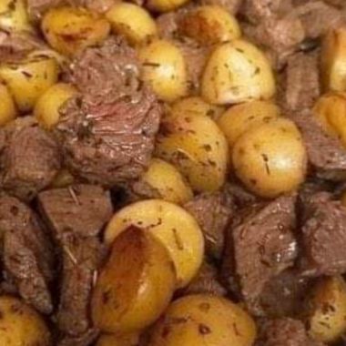 garlic butter steak and potatoes skillet a one pan wonder for busy foodies 1