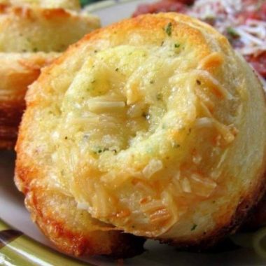 garlic roll cupcakes easy cheesy and irresistibly delicious
