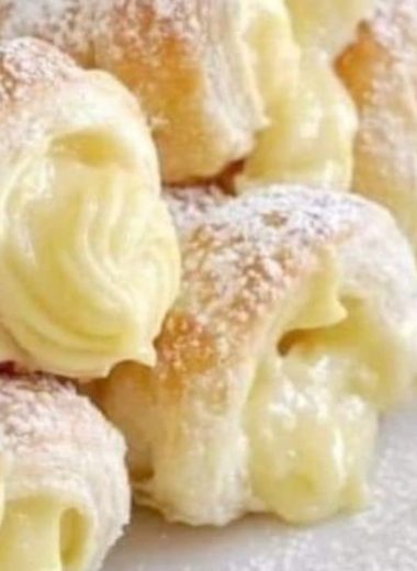 italian cream stuffed cannoncini a delightful pastry recipe