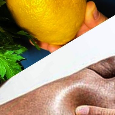 natural diuretics parsley and lemon tea to reduce water retention and swelling