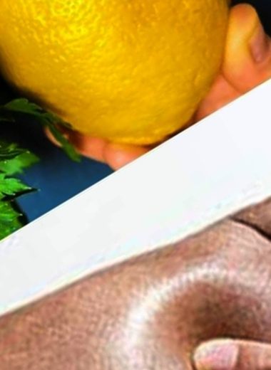 natural diuretics parsley and lemon tea to reduce water retention and swelling