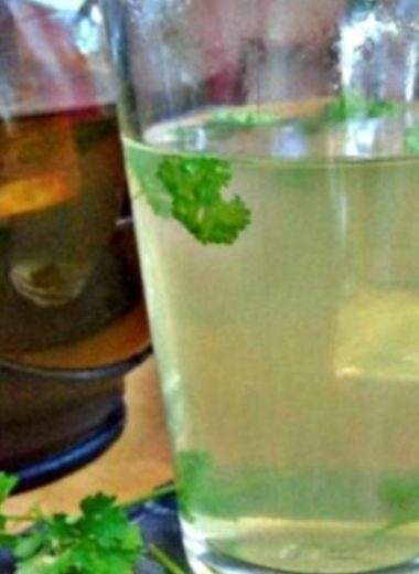 parsley tea recipe natural remedy to reduce swelling in legs ankles and feet