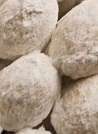 perfect wedding cookies recipe melt in your mouth mexican wedding cookies