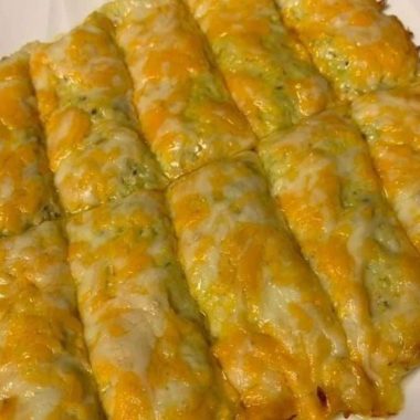 quick and easy homemade cheesy garlic breadsticks recipe