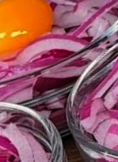 scrambled eggs with red onions a blood sugar friendly breakfast recipe