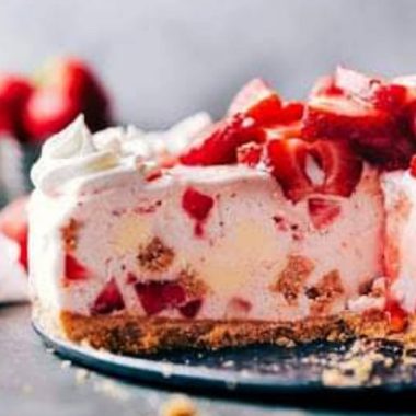 strawberry cheesecake ice cream cake recipe a creamy dreamy dessert