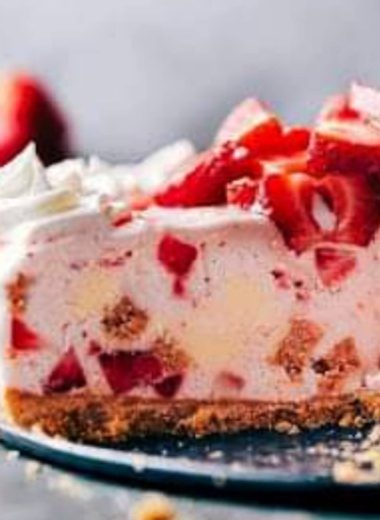 strawberry cheesecake ice cream cake recipe a creamy dreamy dessert