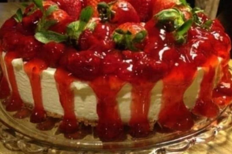 strawberry shortcake crunch cake with cream cheese frosting a delightful dessert recipe