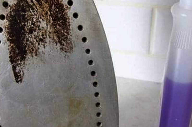 ultimate guide how to clean your iron to prevent clothes damage